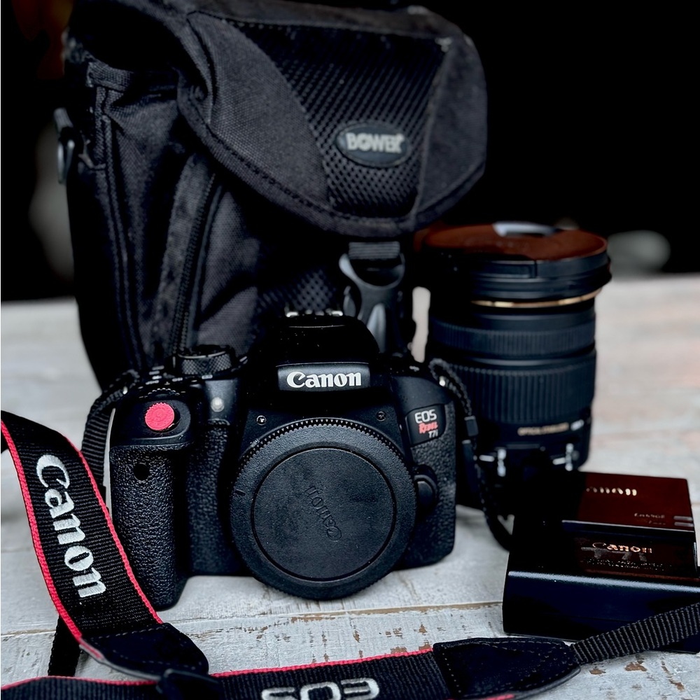 Canon Black DSLR Camera Kit